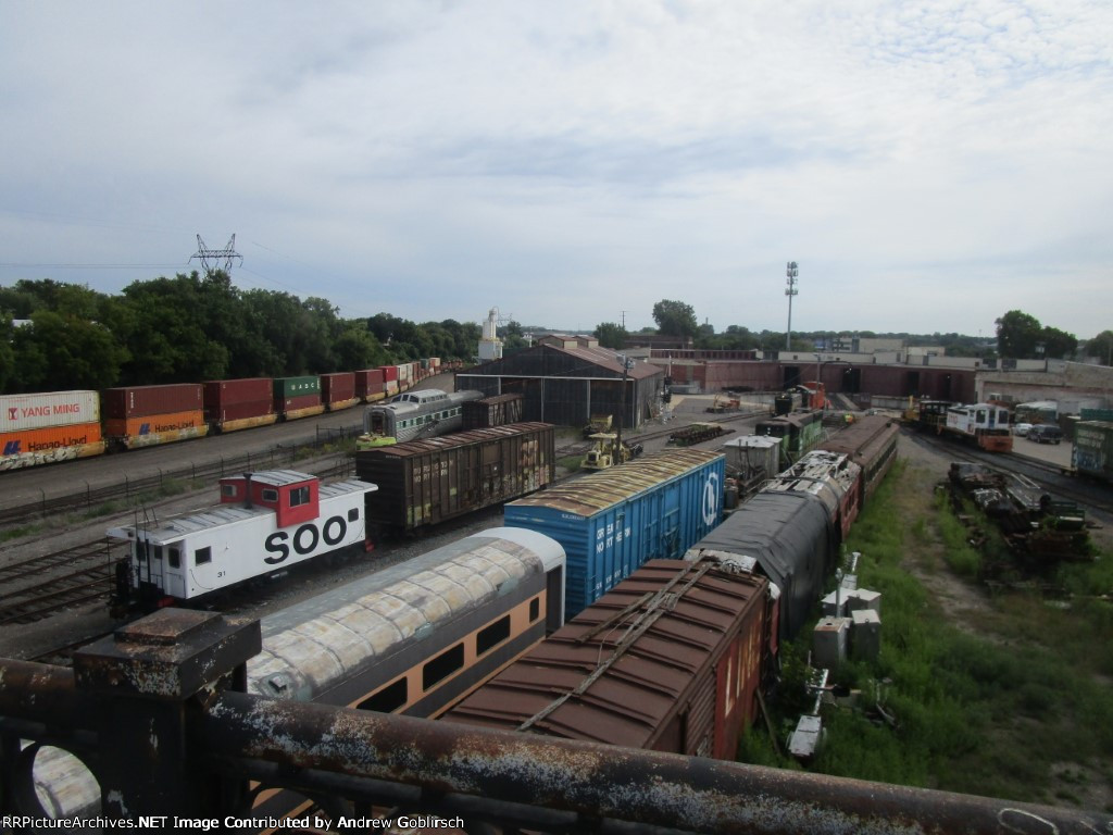 BNSF 7559, 1002, MNTX 105, 3110, 6008, 10106 + More